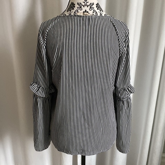 Loft women’s flowy top v neck vertical stripes bell sleeves size small - Picture 4 of 12